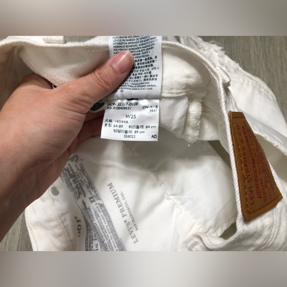 Levi’s 501 White Jean Shorts - Picture 5 of 7